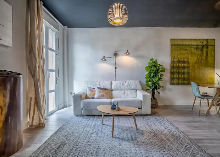 Apartamento cerca de la MEZQUITA DE CORDOBA&FREE PRIVATE PARKING